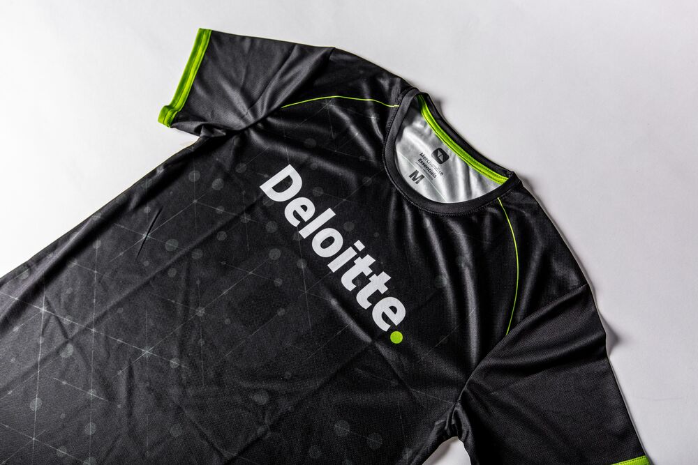Individuelle Sportbekleidung mit personalisierten Namen und Nummern, einer der Kostentreiber einer Großmengen-Bestellung
