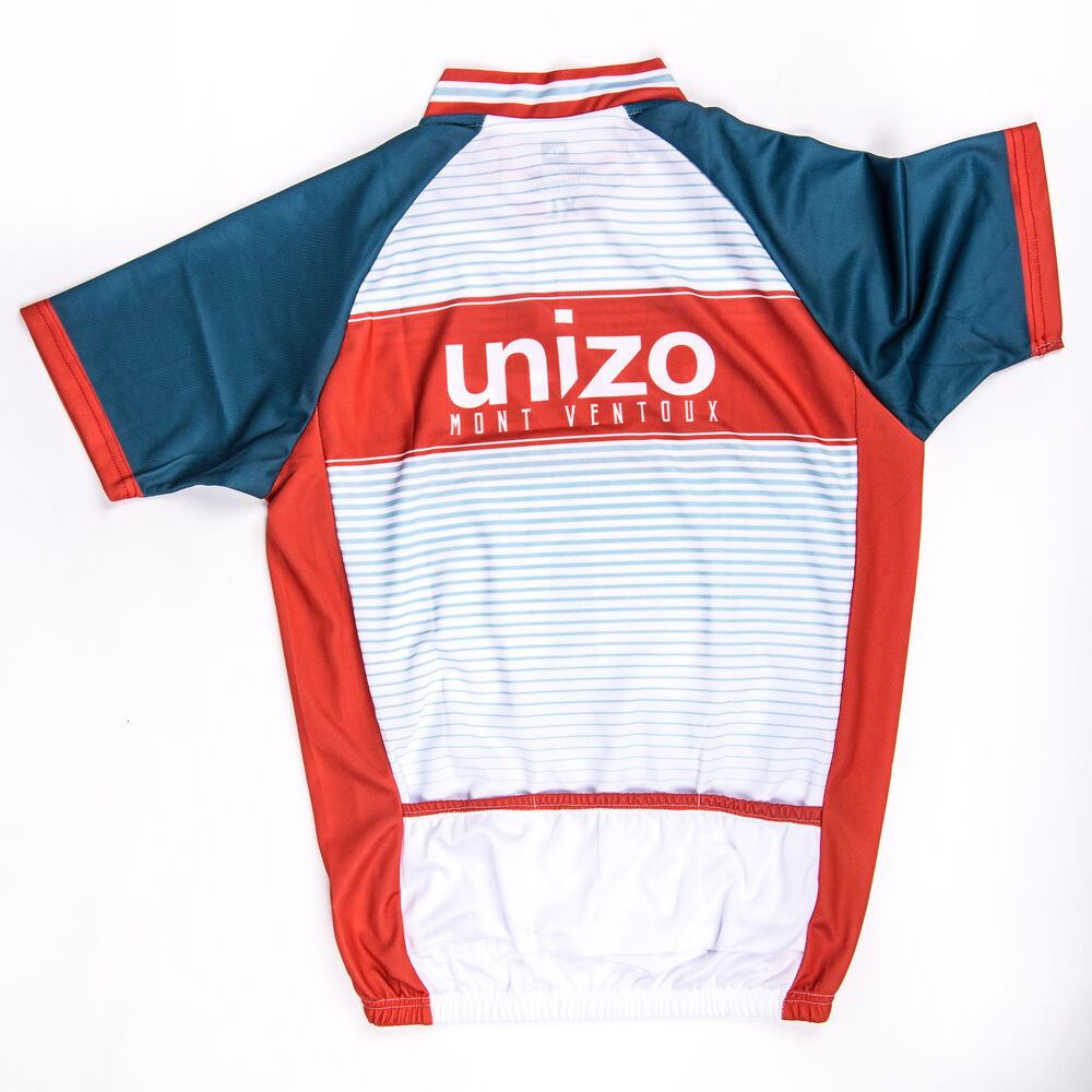 Un vêtement de sport de marque unique en édition limitée pour les défenseurs de la marque, un produit axé sur l'exclusivité pour les récompenses de parrainage et d'avis