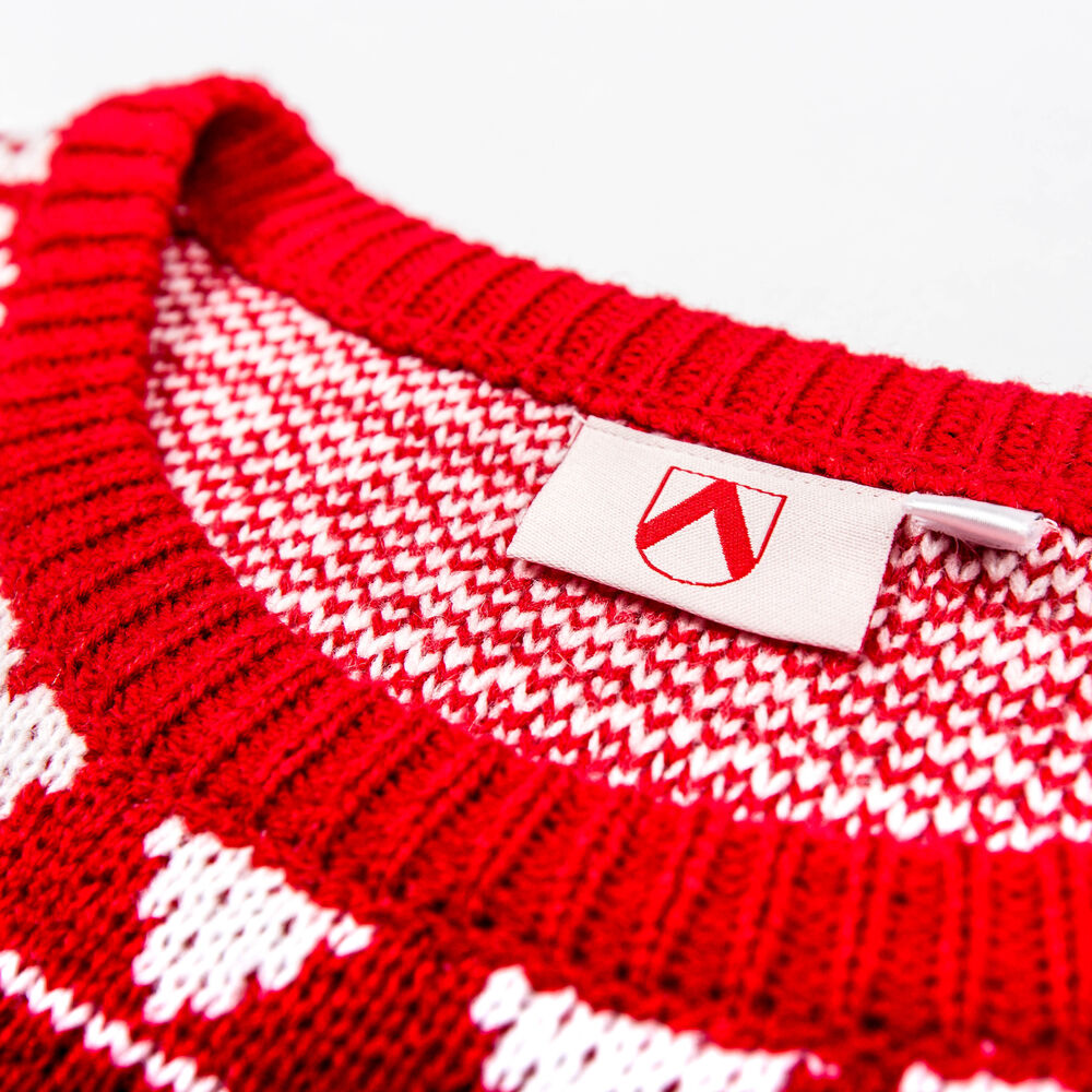 Merch navideño personalizado de KVK por Sunday entregado como regalo de empresa festivo