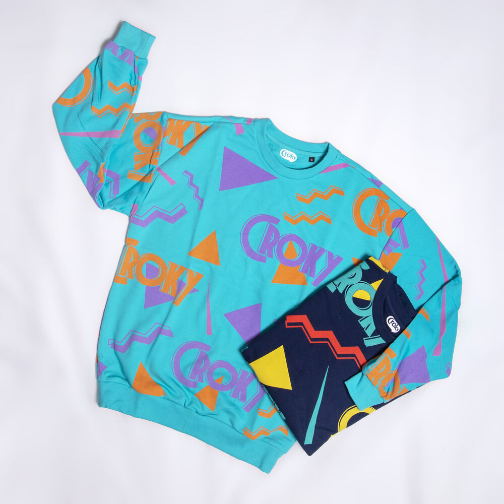 Ropa corporativa con logo de un proveedor comparada en calidad, tejido y acabado