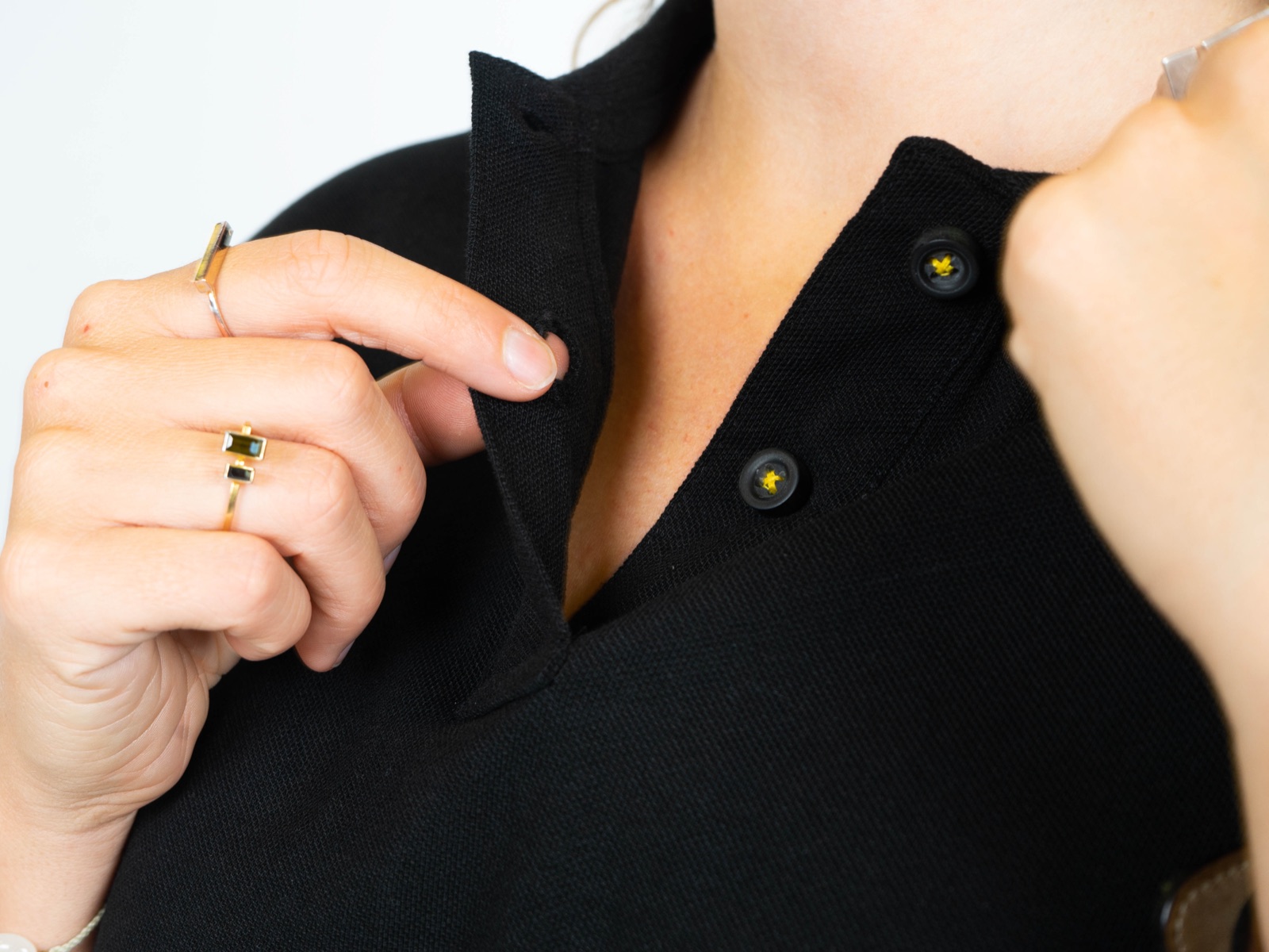 Un polo personalizado de corte de mujer