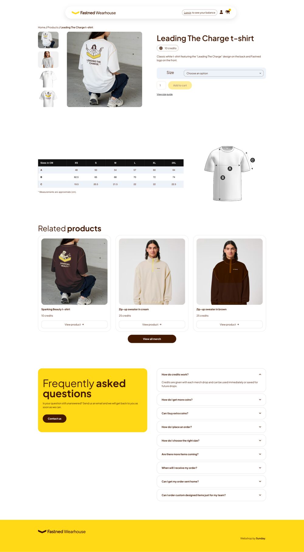 Página de producto en la tienda Fastned Wearhouse mostrando una camiseta a 10 créditos, una guía de tallas, productos relacionados en créditos y una sección de preguntas frecuentes explicando cómo funcionan los créditos